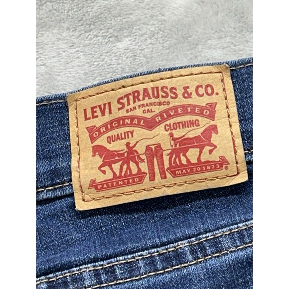 Levis 311 Jeans Womens Plus Sz 22W Blue Shaping Skinny Capri Whiskered Faded - Picture 5 of 13